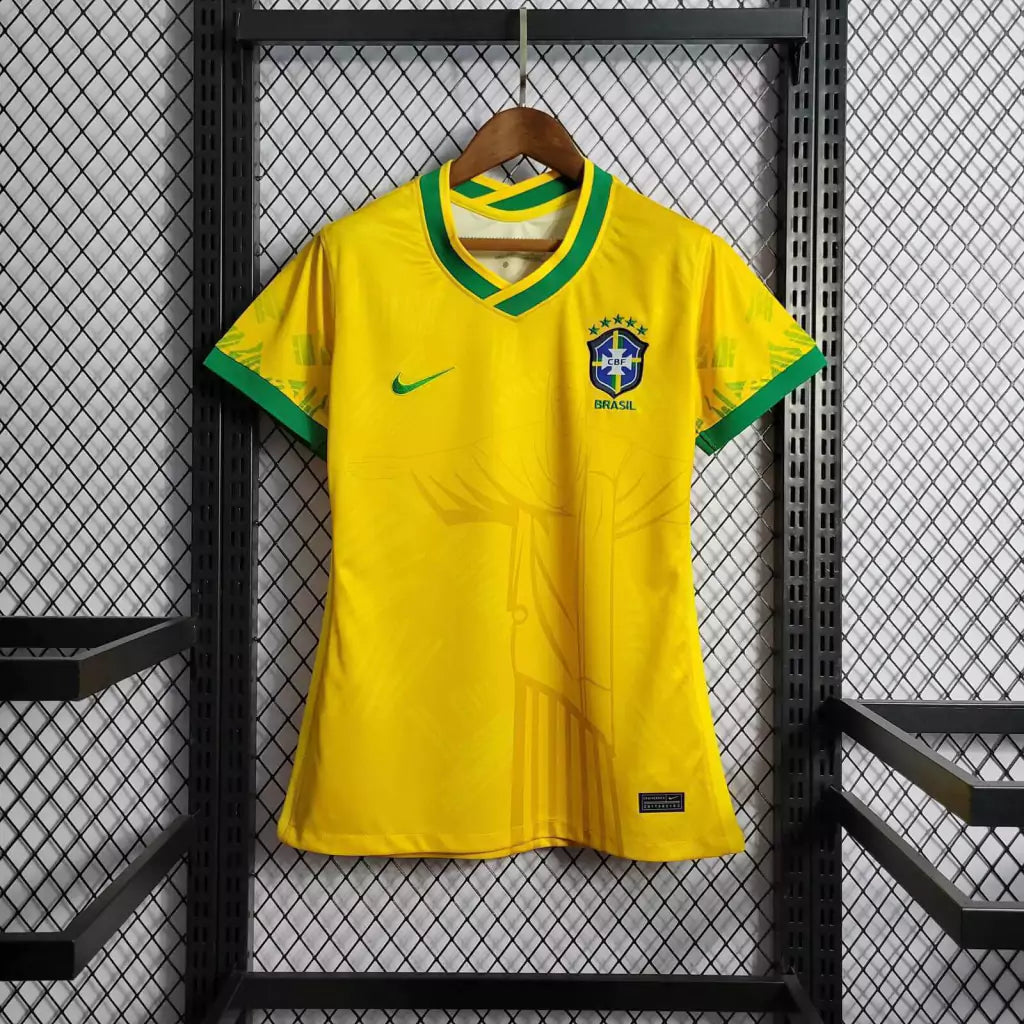 Camisa Brasil Concept 21/22 Torcedor Nike Feminina - Amarelo